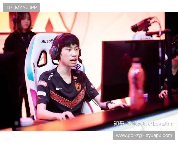 LPL团队默契战术精彩展示，默契小组球员